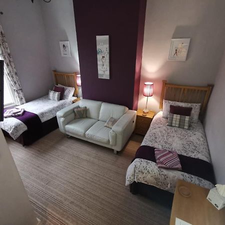 Vale House Bed & Breakfast เซาท์พอร์ต ภายนอก รูปภาพ