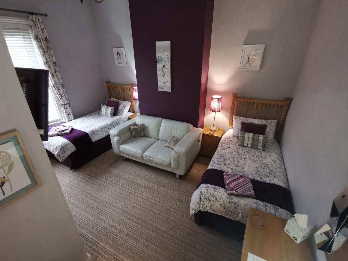 Vale House Bed & Breakfast เซาท์พอร์ต ภายนอก รูปภาพ